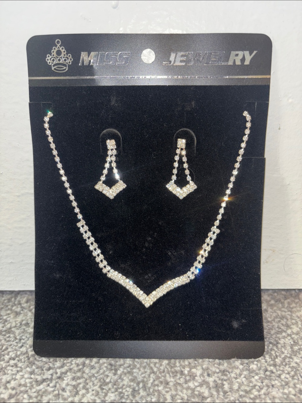 Silver Crystal V Necklace and Earrings Set - Sparkling Silver